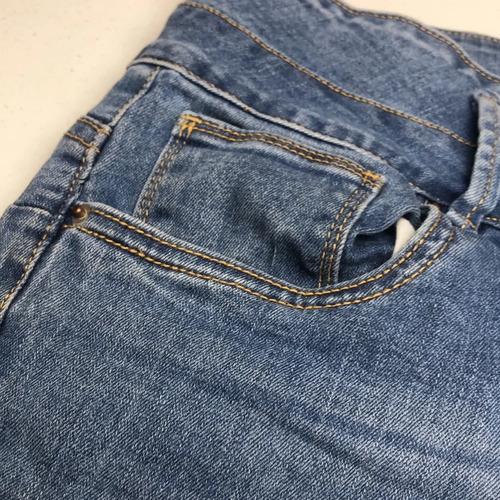 IBIZA DISTRESS JEAN SHORTS 13/32 ⭐ - Picture 4 of 11